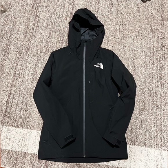 North face Rain Jacket in Black - Picture 6 of 12